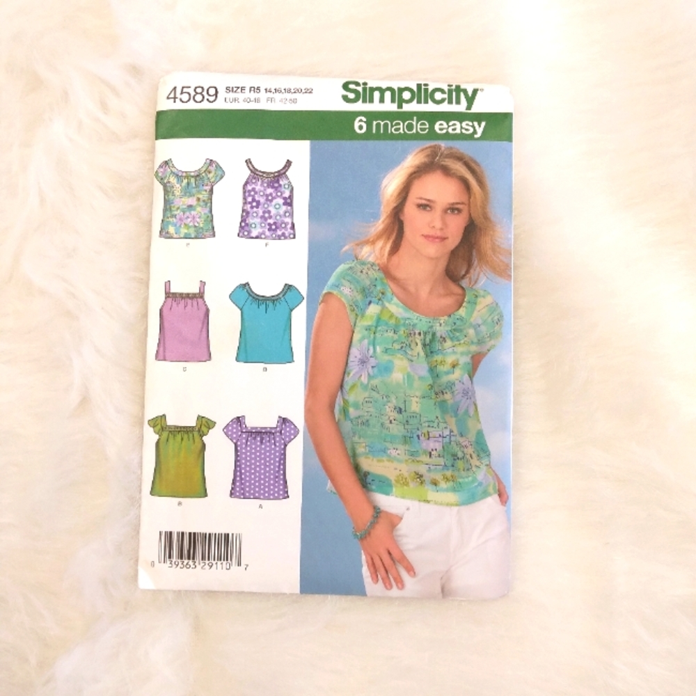 Simplicity 4589 Misses tops in 6 variations, size 14-16-18-20-22